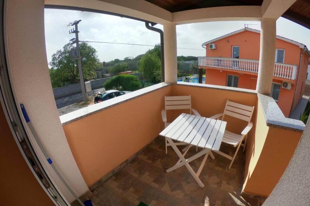Comfortable Apartment Near Pula Marčana Buitenkant foto