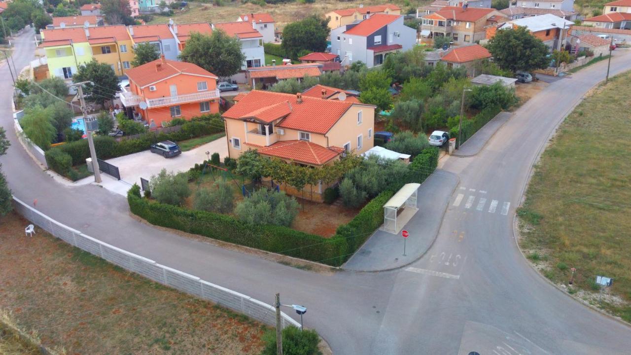 Comfortable Apartment Near Pula Marčana Buitenkant foto
